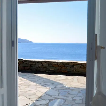Fantastic Waterfront In Koundouros, Kea Tatil Evi
