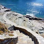 Fantastic Waterfront In Koundouros, Kea Ioulis