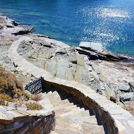Fantastic Waterfront In Koundouros, Kea Ioulis
