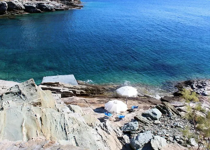 Fantastic Waterfront In Koundouros, Kea Ioulis